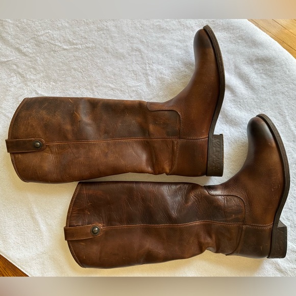 Classic Frye Melissa Button Boots in Cognac 8-1/2 M; pre-owned, good condition - Picture 9 of 9